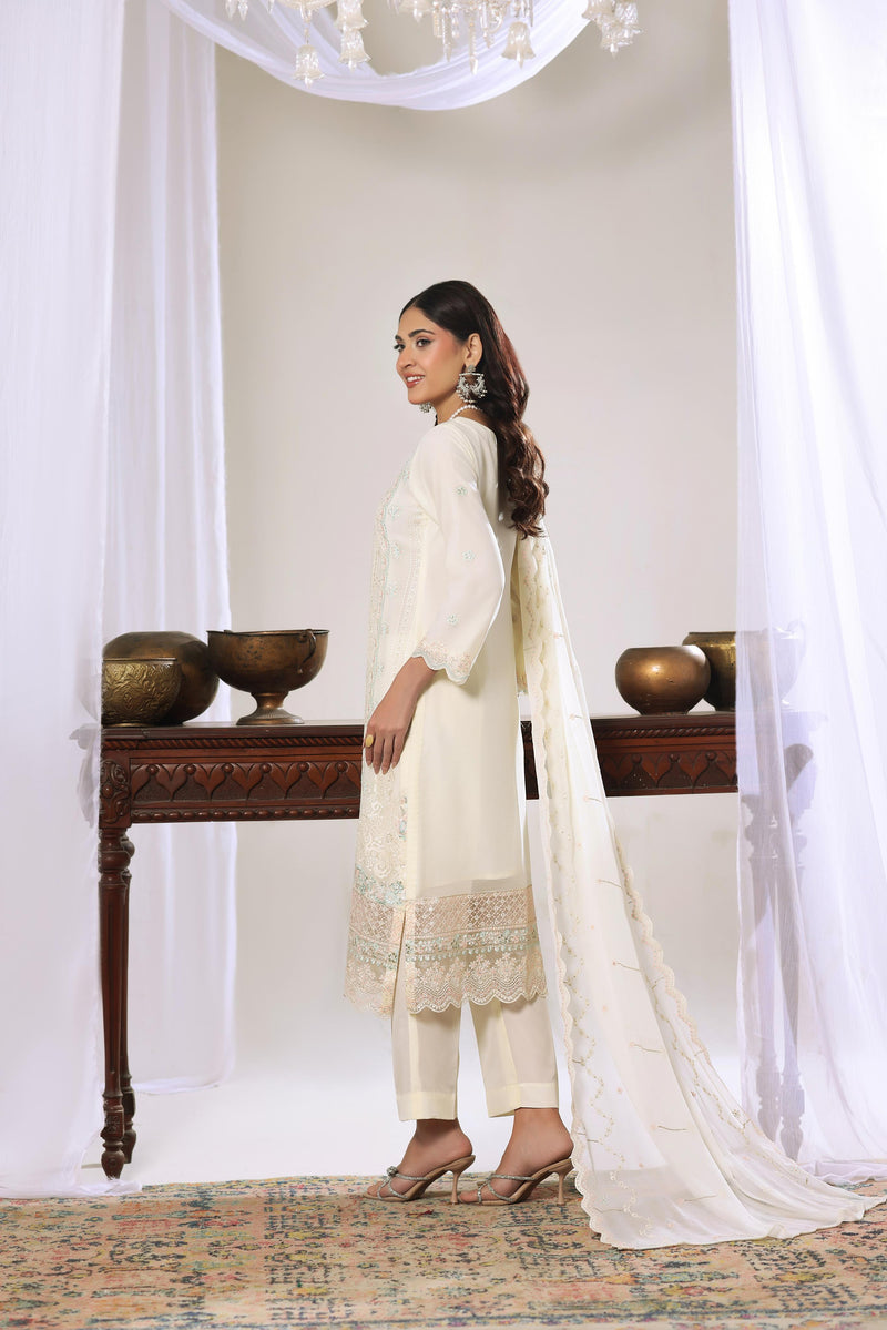 NISA LUXE – Pearl White